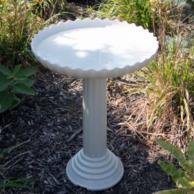 Farm Innovators Scalloped Heated Bird Bath & Pedestal